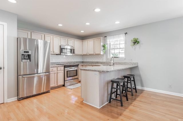 8000 Bayberry Drive, Evansville, IN 47711