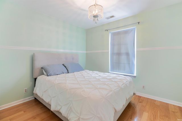 8000 Bayberry Drive, Evansville, IN 47711