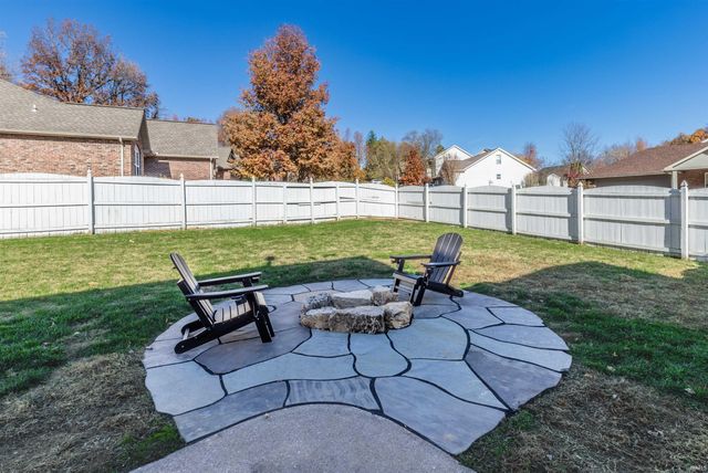 8000 Bayberry Drive, Evansville, IN 47711