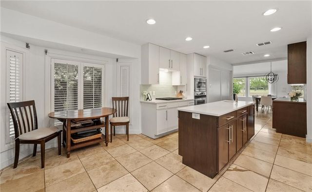 6113 Lost Creek Dr, Corpus Christi, TX 78413