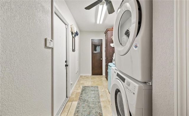 6113 Lost Creek Dr, Corpus Christi, TX 78413