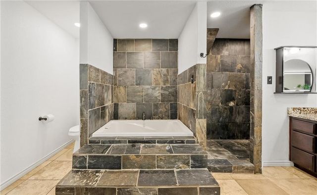 6113 Lost Creek Dr, Corpus Christi, TX 78413