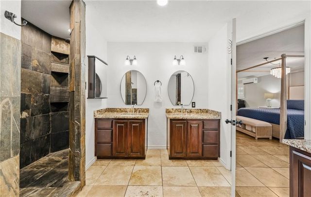 6113 Lost Creek Dr, Corpus Christi, TX 78413