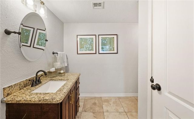 6113 Lost Creek Dr, Corpus Christi, TX 78413