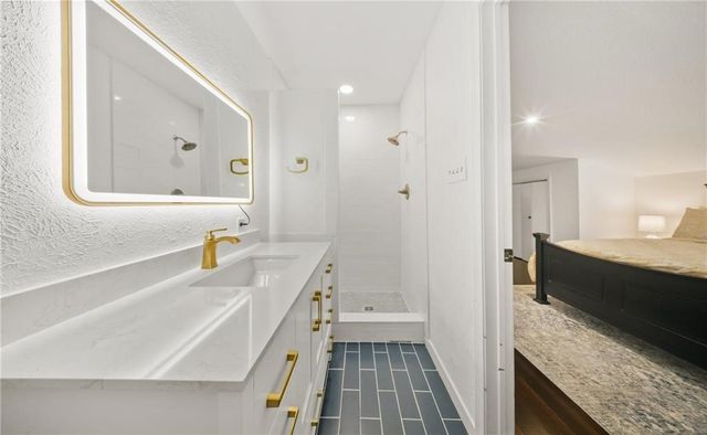 6113 Lost Creek Dr, Corpus Christi, TX 78413