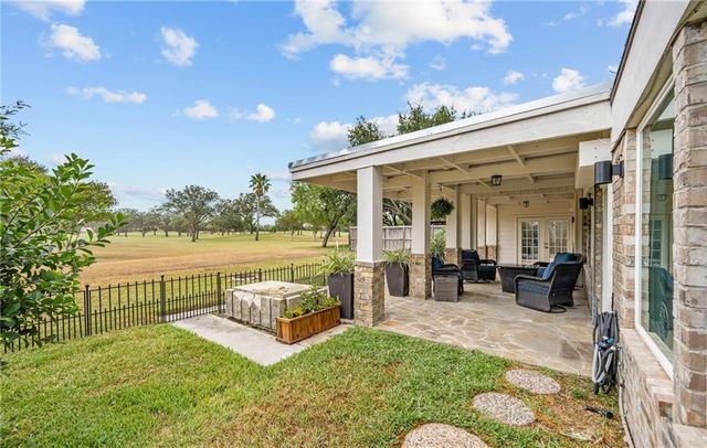 6113 Lost Creek Dr, Corpus Christi, TX 78413