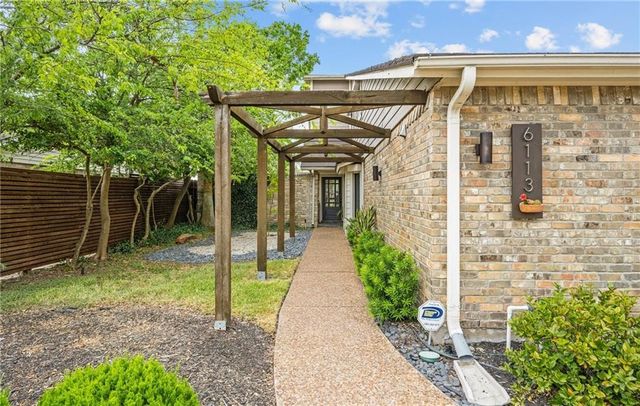 6113 Lost Creek Dr, Corpus Christi, TX 78413