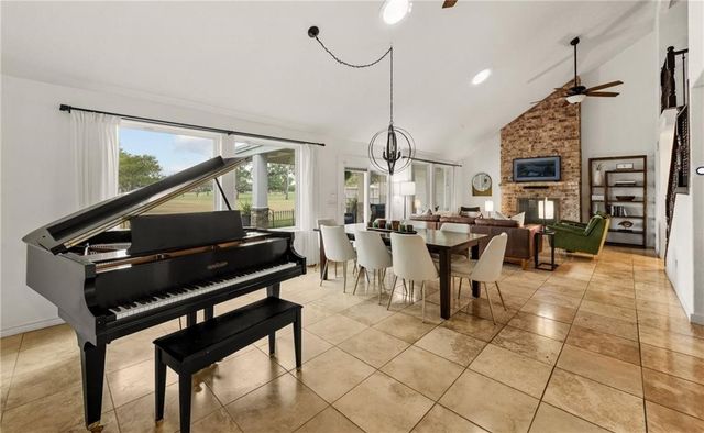 6113 Lost Creek Dr, Corpus Christi, TX 78413