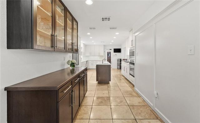 6113 Lost Creek Dr, Corpus Christi, TX 78413