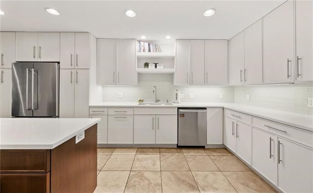 6113 Lost Creek Dr, Corpus Christi, TX 78413