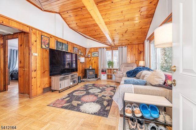 10 Lake Shore Rd, Hardyston Twp., NJ 07460