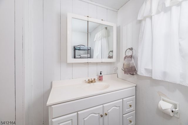 10 Lake Shore Rd, Hardyston Twp., NJ 07460