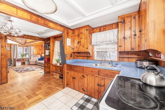 10 Lake Shore Rd, Hardyston Twp., NJ 07460