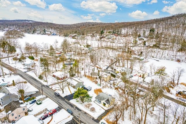 10 Lake Shore Rd, Hardyston Twp., NJ 07460