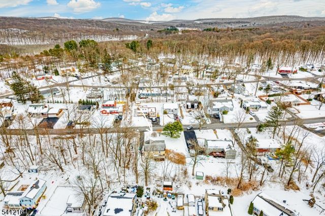 10 Lake Shore Rd, Hardyston Twp., NJ 07460