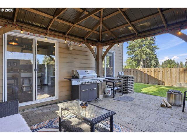 1738 N MANZANITA St, Canby, OR 97013