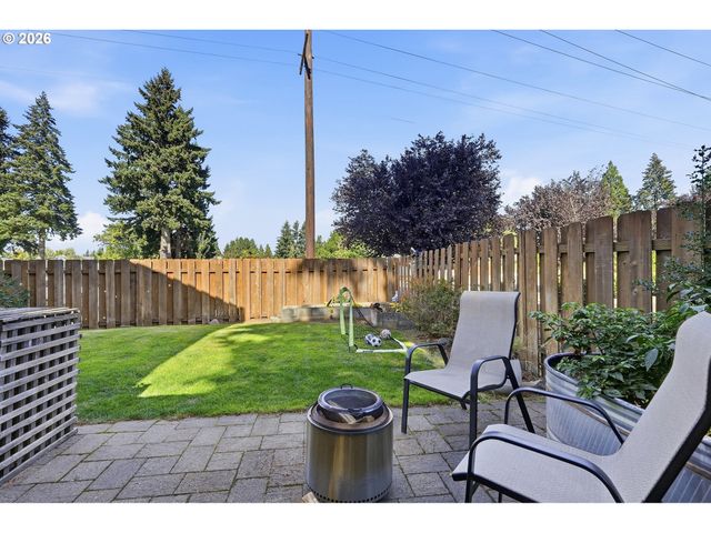 1738 N MANZANITA St, Canby, OR 97013