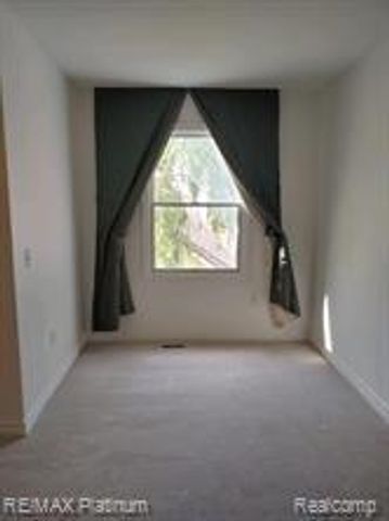 481 Village Oaks Court, Ann Arbor, MI 48103