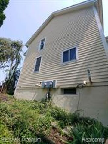 481 Village Oaks Court, Ann Arbor, MI 48103