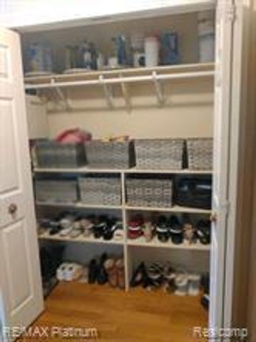 481 Village Oaks Court, Ann Arbor, MI 48103