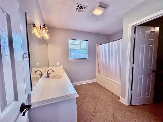 1502 Mohican Dr Drive, Lake Charles, LA 70611