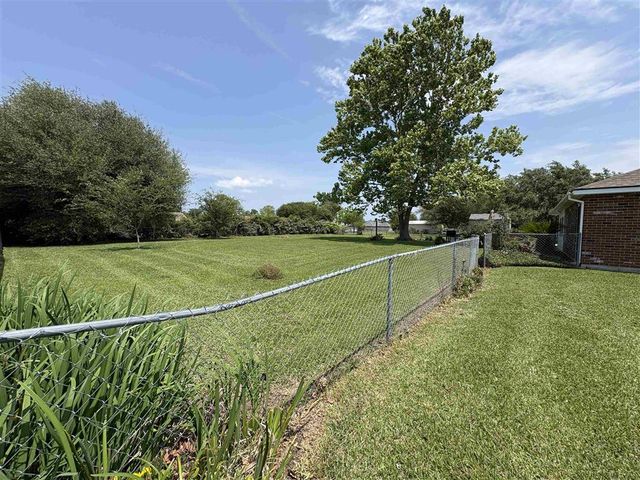 1502 Mohican Dr Drive, Lake Charles, LA 70611