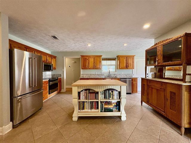 1502 Mohican Dr Drive, Lake Charles, LA 70611