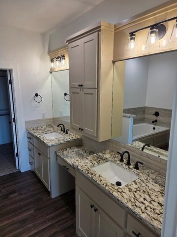 5603 NE Minnow Ln, Elgin, OK 73538