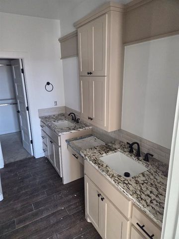 5603 NE Minnow Ln, Elgin, OK 73538