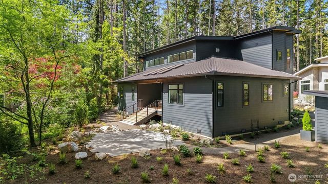 13970 Manzanita Road NE, Bainbridge Island, WA 98110