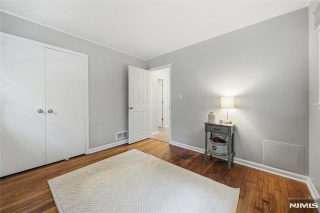 49 Skytop Drive, Mahwah, NJ 07430