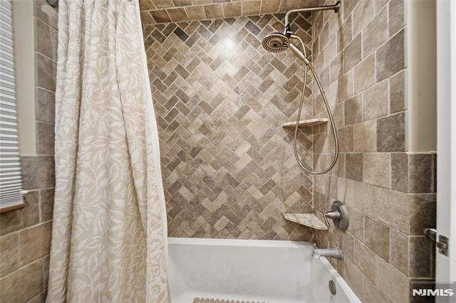 49 Skytop Drive, Mahwah, NJ 07430