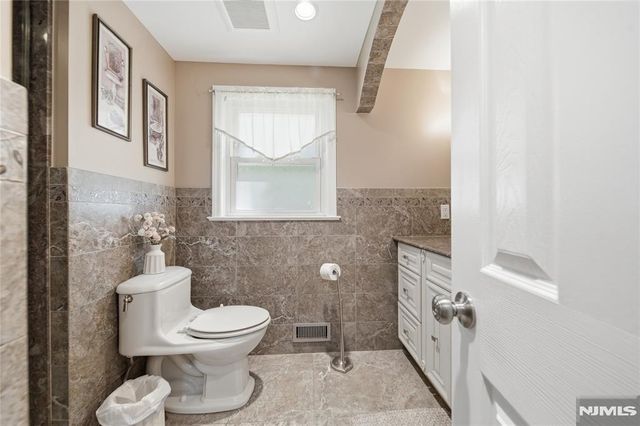 49 Skytop Drive, Mahwah, NJ 07430