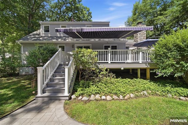 49 Skytop Drive, Mahwah, NJ 07430