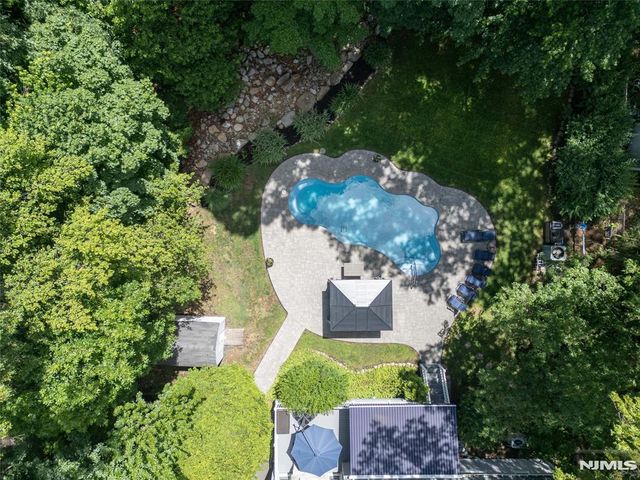 49 Skytop Drive, Mahwah, NJ 07430