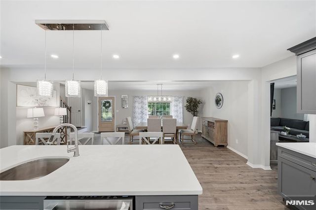 49 Skytop Drive, Mahwah, NJ 07430