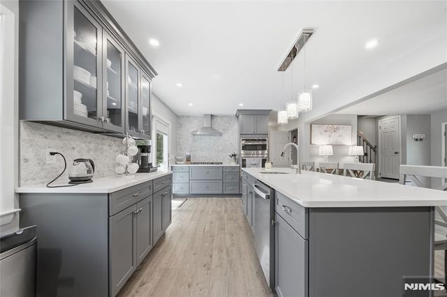 49 Skytop Drive, Mahwah, NJ 07430