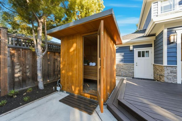 446 Lerida Avenue, Los Altos, CA 94024