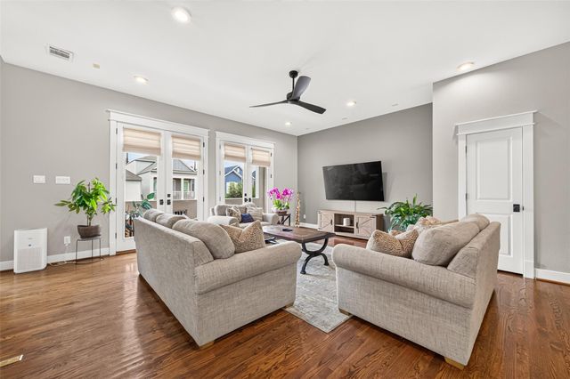 4702 Feagan Street, Houston, TX 77007