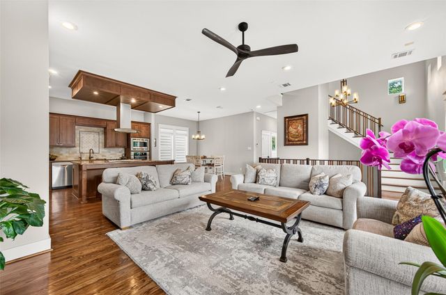 4702 Feagan Street, Houston, TX 77007