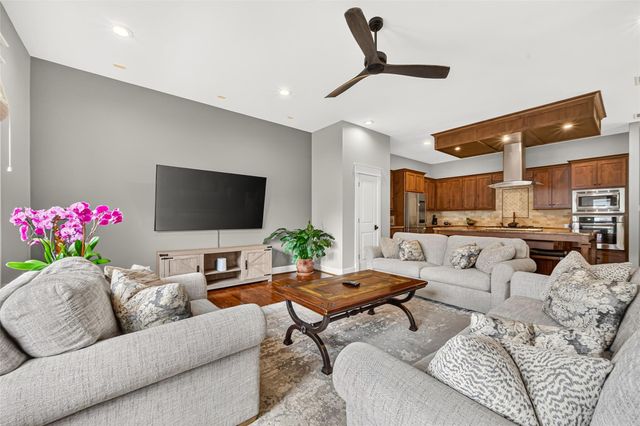 4702 Feagan Street, Houston, TX 77007