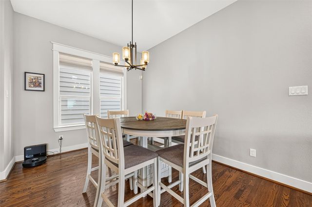 4702 Feagan Street, Houston, TX 77007