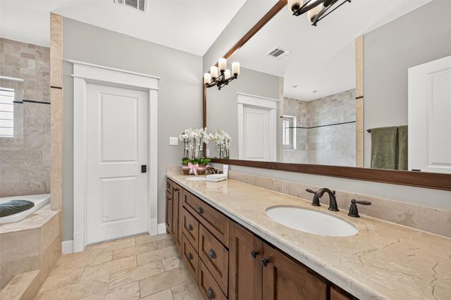 4702 Feagan Street, Houston, TX 77007