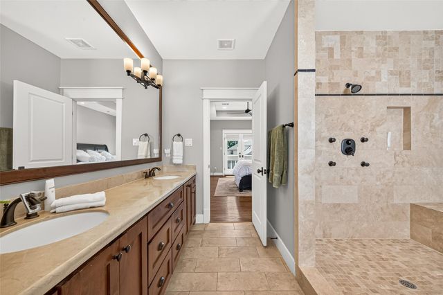 4702 Feagan Street, Houston, TX 77007
