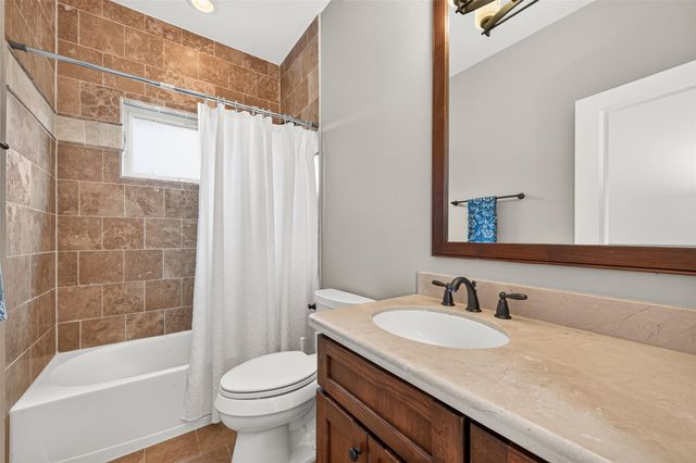 4702 Feagan Street, Houston, TX 77007
