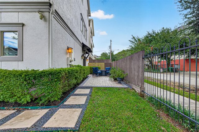4702 Feagan Street, Houston, TX 77007