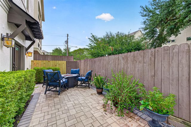 4702 Feagan Street, Houston, TX 77007