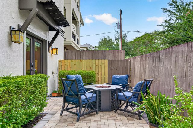 4702 Feagan Street, Houston, TX 77007