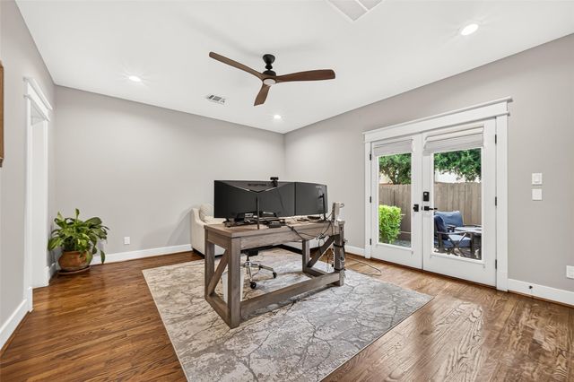 4702 Feagan Street, Houston, TX 77007