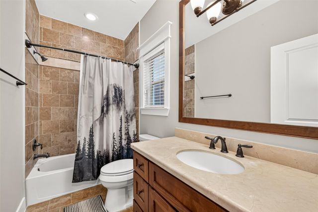 4702 Feagan Street, Houston, TX 77007